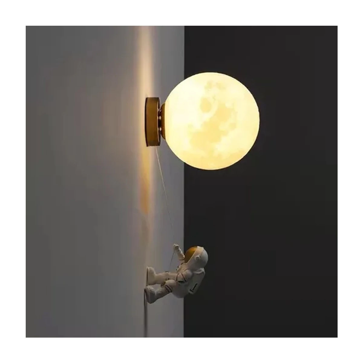 Arandela Branca e Dourada Astronauta na Lua - Cinderella CD2022603/150D