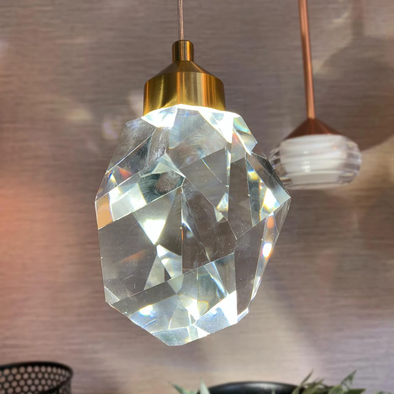 Luminária Pendente Metal e Cristal com LED Integrado 5W 3500K - Dinâmica Sindora