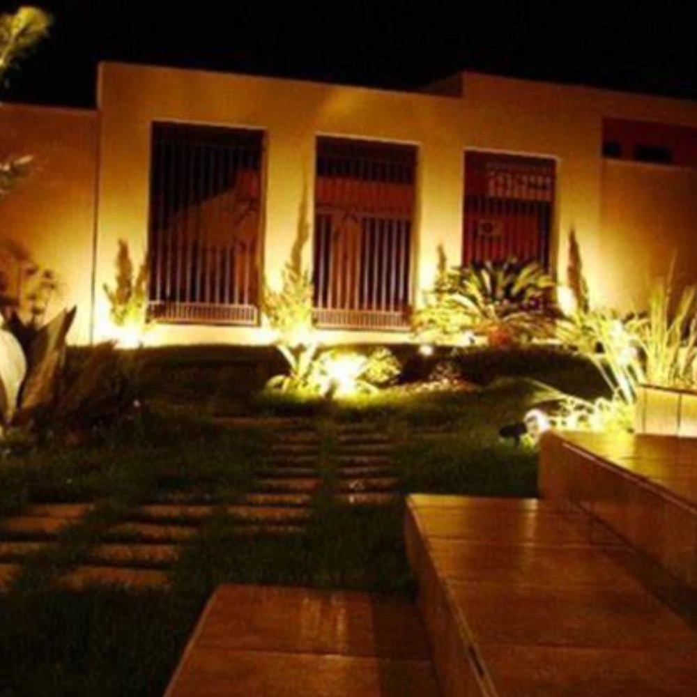 Projetor Preto Antiofuscante 25W 30° 2700K IP67 - Interlight 3654-AB