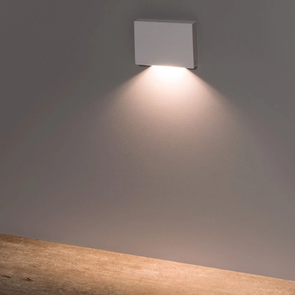 Balizador de Sobrepor Mini Neu 2 Stella - Iluminação Compacta e Sofisticada para Ambientes Modernos