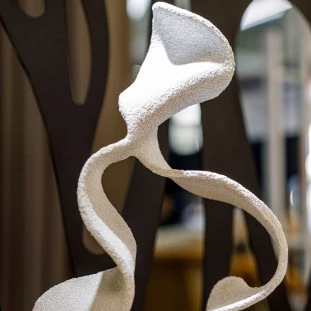 Escultura de Mesa Série Ciclus - Base Preta 80x20x20 - Decor Lumen 314
