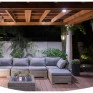 Arandela de Parede Externa Colonial Ouro Velho Sextavada E-27 29cm -Ambientada 