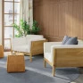 Puff Dallas em couro e madeira 51cm- Artefama-Ambientação_Decor Lumen 